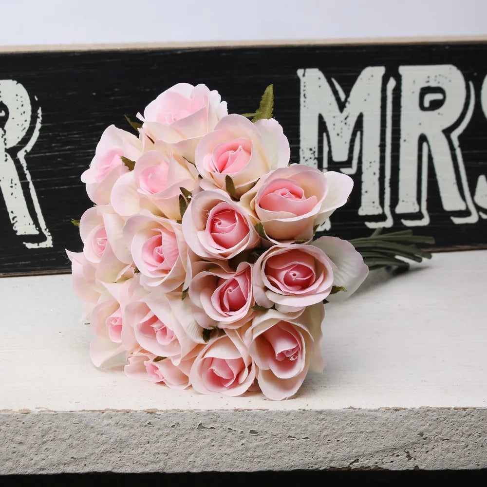 Blenheim Bridesmaid Bouquet Cream Pink (16 Heads)